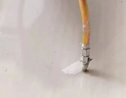 零陵瓷砖空鼓维修公司专业解答在瓷砖铺贴过程中，如果使用的砂料过粗（如全部使用了粗砂），可能会导致以下问题